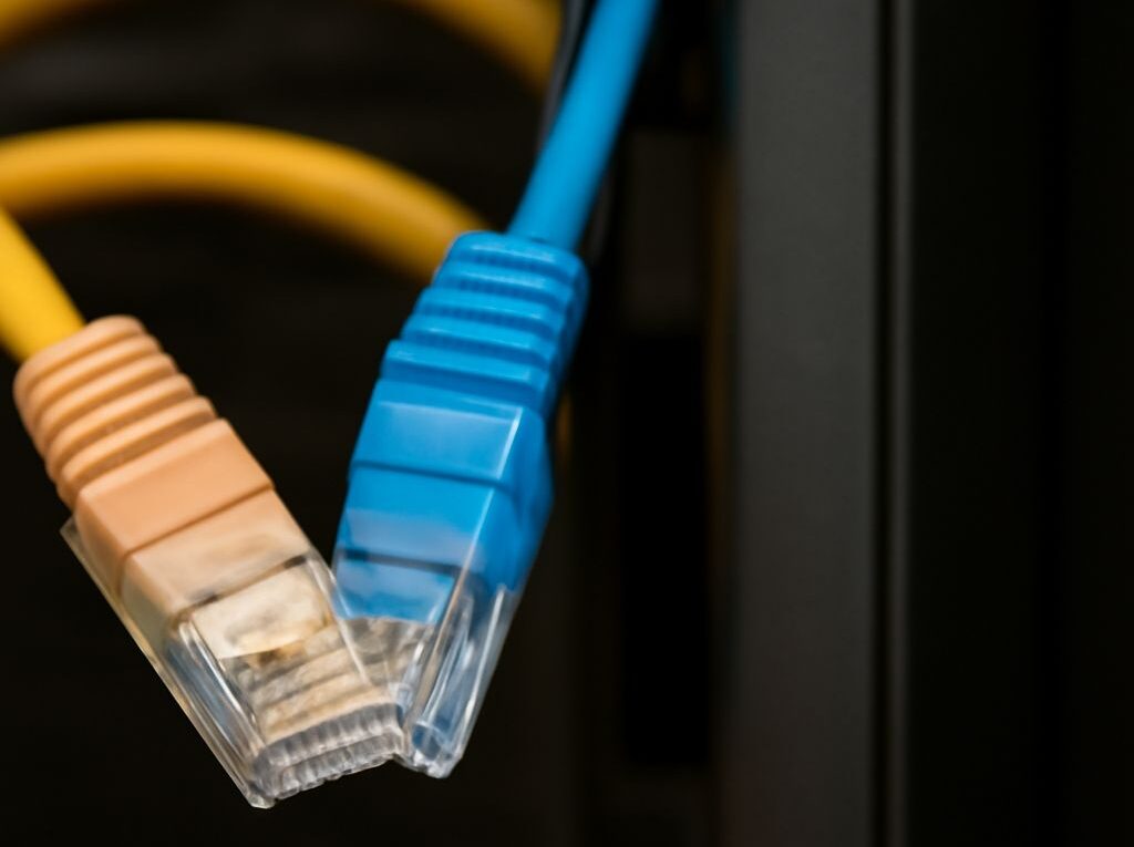 T568B Ethernet wall socket and RJ45 plug wiring diagram